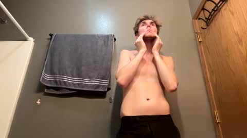 Snapshot of bigskinnyboyshh chatting on 01.10.25 bigskinnyboyshh online show from 01.10.25