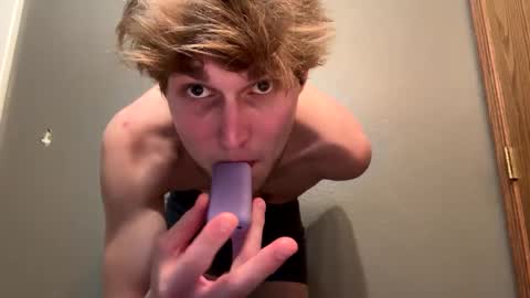 Snapshot of bigskinnyboyshh chatting on 01.16.25 bigskinnyboyshh online show from 01.16.25