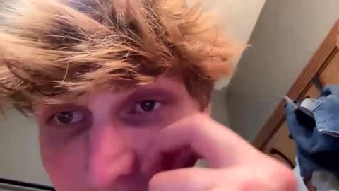 Snapshot of bigskinnyboyshh chatting on 09.30.25 bigskinnyboyshh online show from 09.30.25