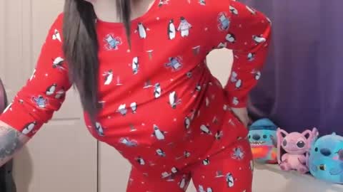 Snapshot of bigt3ti chatting on 12.24.24 Nubia online show from 12.24.24