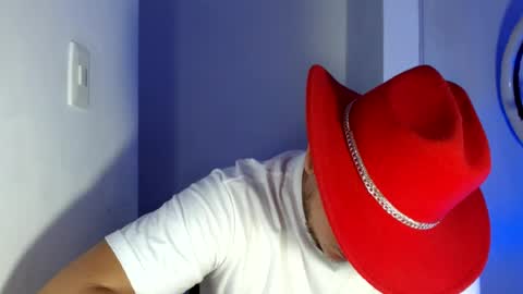 Snapshot of bigthick_blackcock chatting on 06.19.26 MANUEL online show from 06.19.26