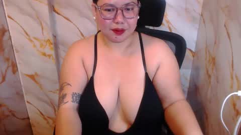 Snapshot of bigtitshotmom chatting on 04.24.26 MARJ online show from 04.24.26