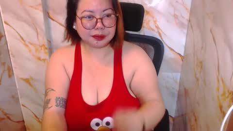 Snapshot of bigtitshotmom chatting on 05.07.26 MARJ online show from 05.07.26