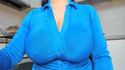 Snapshot of bigtitsmary2 chatting on 03.21.26 Mary help me buy a fuck machine guys online show from 03.21.26