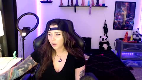 Snapshot of bigtittedtattedlesbian chatting on 06.21.26 Nichole lights online show from 06.21.26