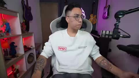 Snapshot of bigxboy96 chatting on 10.28.25 bigxboy96 online show from 10.28.25