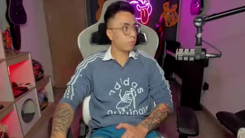 Snapshot of bigxboy96 chatting on 10.29.25 bigxboy96 online show from 10.29.25