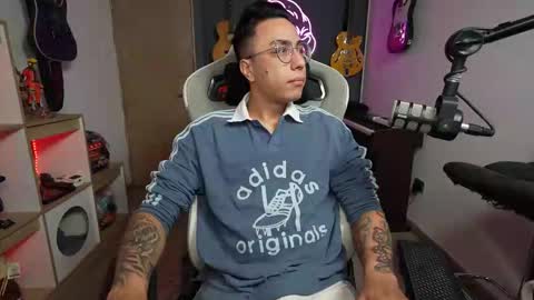 Snapshot of bigxboy96 chatting on 11.01.25 bigxboy96 online show from 11.01.25