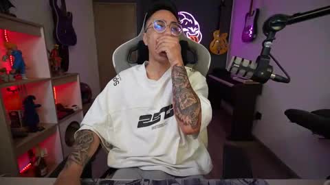 Snapshot of bigxboy96 chatting on 11.02.25 bigxboy96 online show from 11.02.25