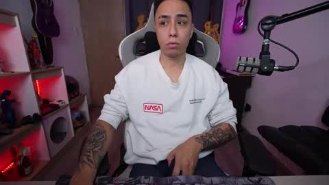 Snapshot of bigxboy96 chatting on 11.16.25 bigxboy96 online show from 11.16.25