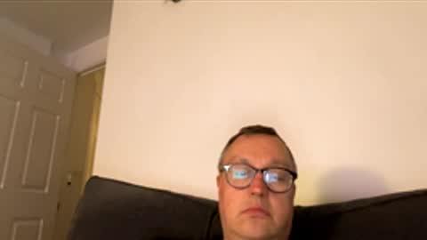 Snapshot of bihudddds chatting on 04.15.26 Just call me master online show from 04.15.26