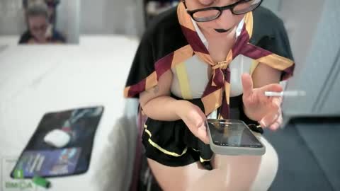 bisex woman online show from 12.19.25