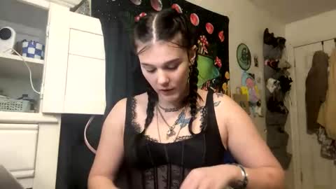 bitchesinthebasement online show from 12.30.24