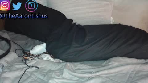 Snapshot of bizarre99 chatting on 12.01.24 bizarre99 online show from 12.01.24