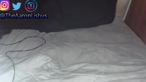 Snapshot of bizarre99 chatting on 12.26.24 bizarre99 online show from 12.26.24