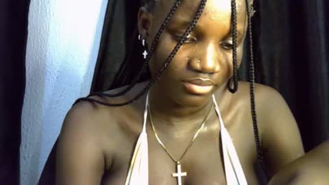 Esthy online show from 09.17.25