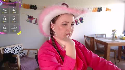 Snapshot of black_eva_ chatting on 10.31.25 Eva online show from 10.31.25