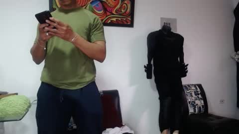 Snapshot of black_hot26 chatting on 10.27.25 black_hot26 online show from 10.27.25