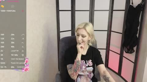 Snapshot of black_orchides chatting on 04.27.26 Emily online show from 04.27.26