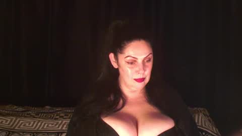 Snapshot of black_pearls chatting on 10.10.25 Sarah online show from 10.10.25