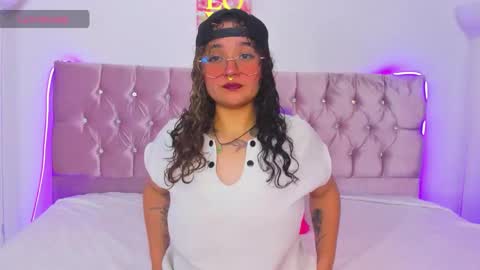 Snapshot of black_tara chatting on 02.18.26 Tara online show from 02.18.26