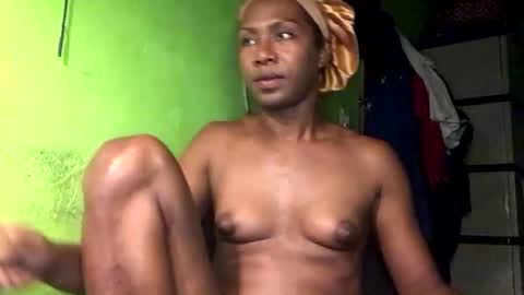 Snapshot of blackasiancockts chatting on 09.28.25 Crystal online show from 09.28.25