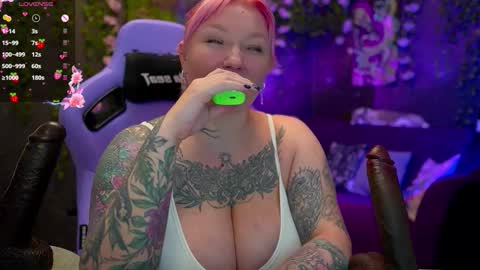 Snapshot of blackedbarbie chatting on 10.09.25 Alice online show from 10.09.25