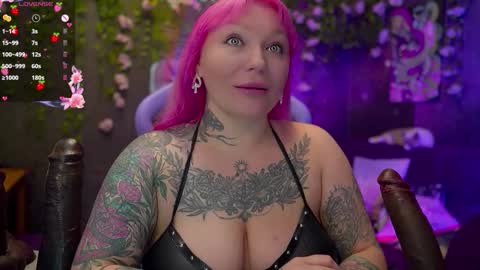 Snapshot of blackedbarbie chatting on 11.05.25 Alice online show from 11.05.25