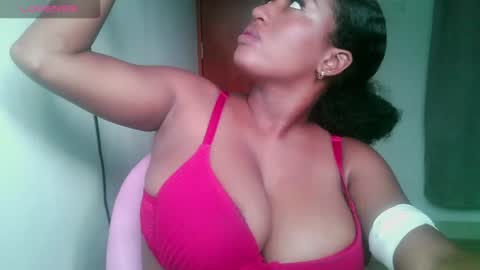 Snapshot of blackitybae chatting on 07.08.26 Shophie White online show from 07.08.26