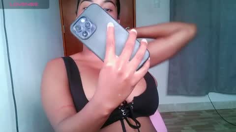 Snapshot of blackitybae chatting on 07.24.26 Shophie White online show from 07.24.26
