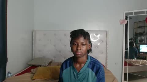 Snapshot of blackmelaninqueen chatting on 10.08.25 Cleo online show from 10.08.25