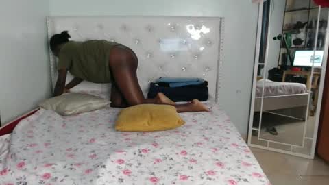 Snapshot of blackmelaninqueen chatting on 10.16.25 Cleo online show from 10.16.25