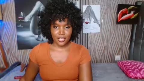Snapshot of blackmellanin_ chatting on 04.24.26 Smiley sylivia online show from 04.24.26