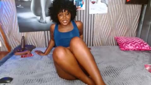 Snapshot of blackmellanin_ chatting on 04.25.26 Smiley sylivia online show from 04.25.26