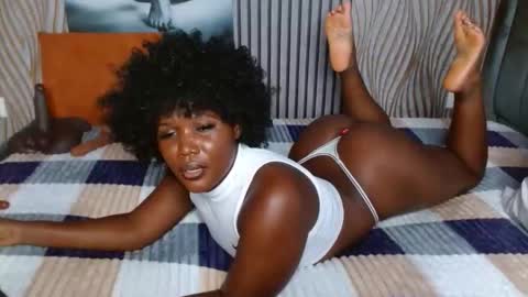 Snapshot of blackmellanin_ chatting on 04.30.26 Smiley sylivia online show from 04.30.26