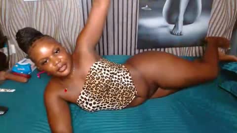 Snapshot of blackmellanin_ chatting on 05.11.26 Smiley sylivia online show from 05.11.26