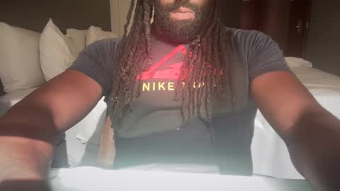 Snapshot of blackmuscles77 chatting on 02.19.26 blackmuscles77 online show from 02.19.26