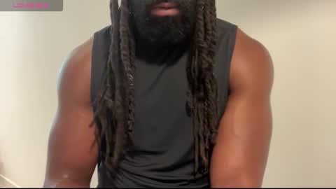 Snapshot of blackmuscles77 chatting on 02.26.26 blackmuscles77 online show from 02.26.26