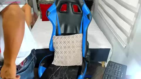 Snapshot of blacksex_boy chatting on 10.12.25 Marlon online show from 10.12.25