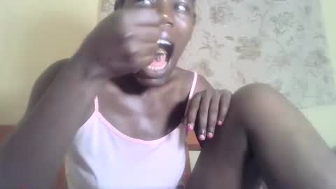 Snapshot of blacksexygal chatting on 02.17.25 SARAH online show from 02.17.25