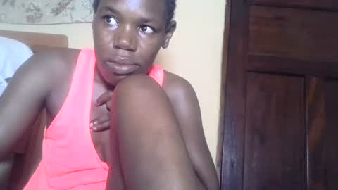 Snapshot of blacksexygal chatting on 02.27.25 SARAH online show from 02.27.25