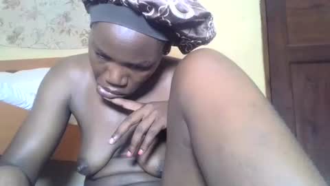 Snapshot of blacksexygal chatting on 03.01.25 SARAH online show from 03.01.25