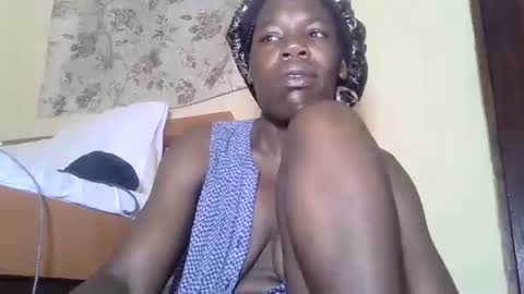 Snapshot of blacksexygal chatting on 03.07.25 SARAH online show from 03.07.25