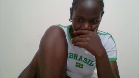 Snapshot of blacksexygal chatting on 09.15.25 SARAH online show from 09.15.25