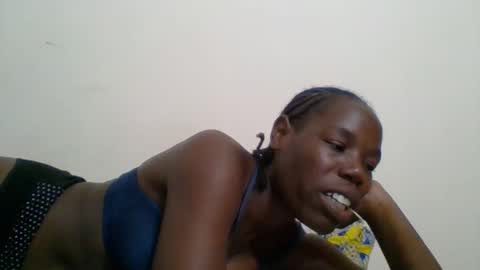 Snapshot of blacksexygal chatting on 09.16.25 SARAH online show from 09.16.25