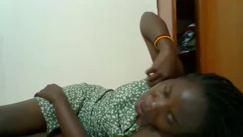 Snapshot of blacksexygal chatting on 10.19.25 SARAH online show from 10.19.25