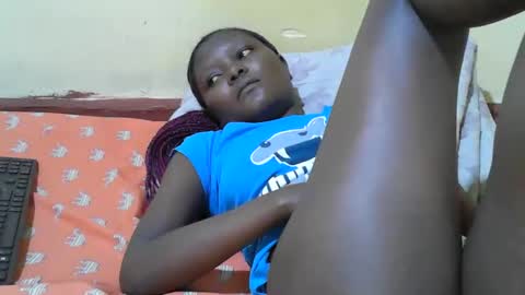 Snapshot of blackslim_girl2 chatting on 09.15.25 blackslim_girl2 online show from 09.15.25