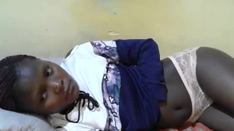 Snapshot of blackslim_girl2 chatting on 09.18.25 blackslim_girl2 online show from 09.18.25