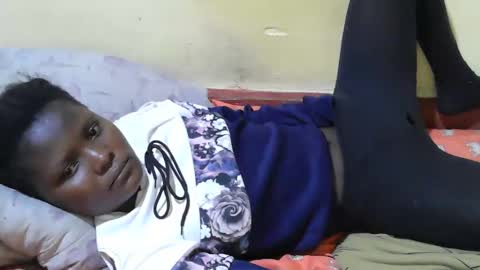 Snapshot of blackslim_girl2 chatting on 10.25.25 blackslim_girl2 online show from 10.25.25