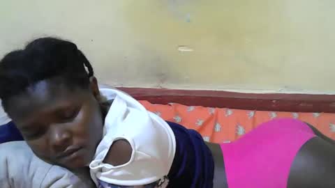 Snapshot of blackslim_girl2 chatting on 10.27.25 blackslim_girl2 online show from 10.27.25